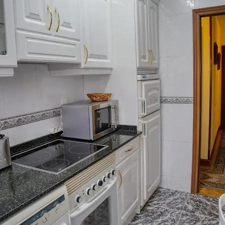 Muy Amplio, Con Wifi Y A 12 Minutos Del Centro *