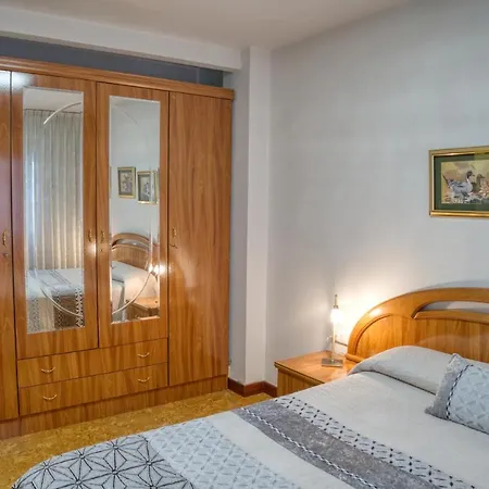 Apartament Muy Amplio, Con Wifi Y A 12 Minutos Del Centro