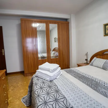 Muy Amplio, Con Wifi Y A 12 Minutos Del Centro Apartament Gijón