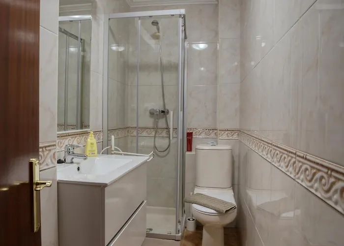 Muy Amplio, Con Wifi Y A 12 Minutos Del Centro Apartament Gijón